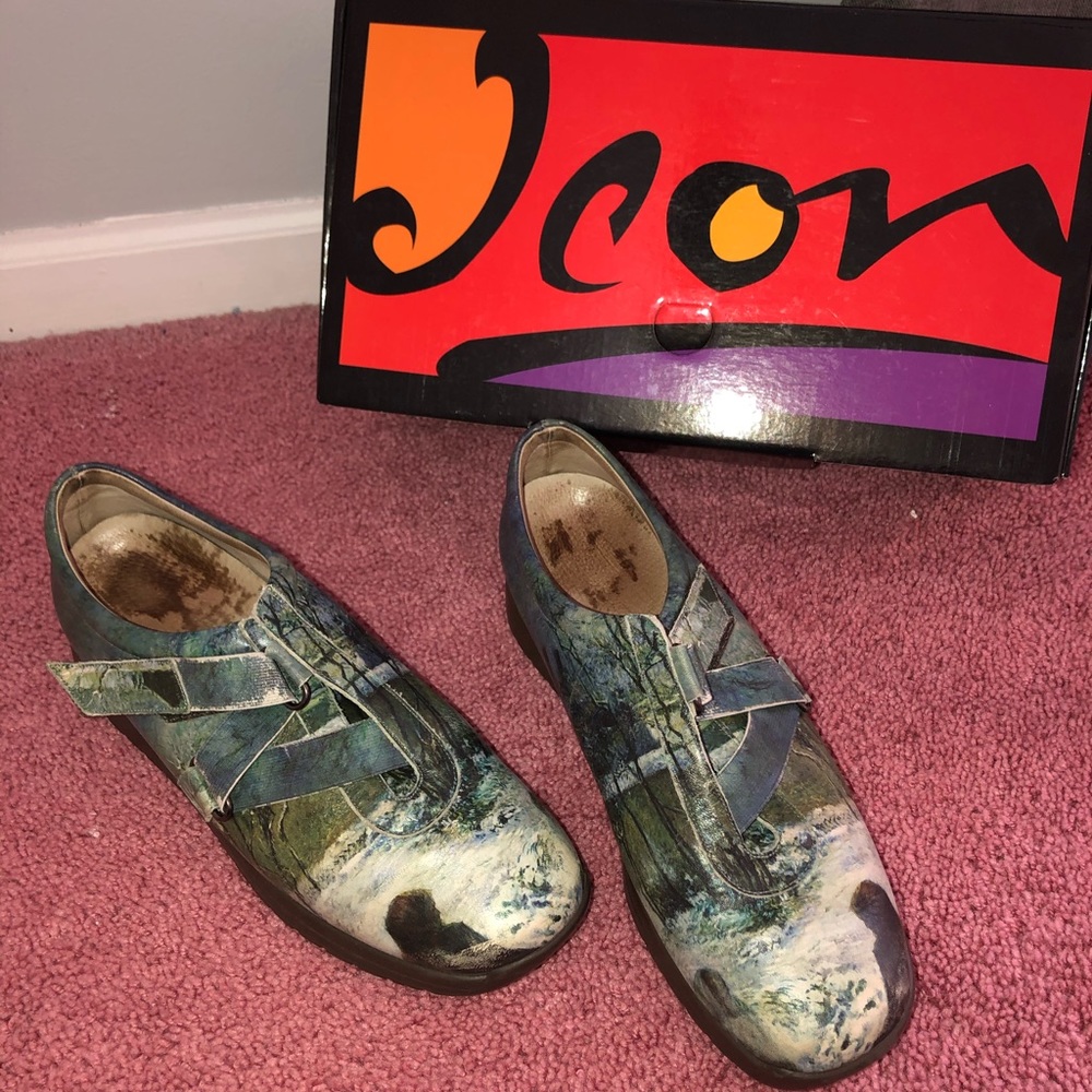 ICON “Carcel Street” Velcro Sneaker